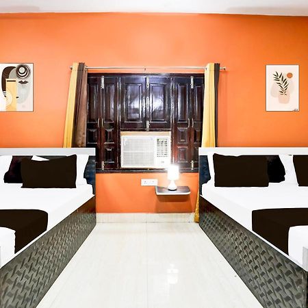 Hotel O R B Palace Varanasi Exteriör bild