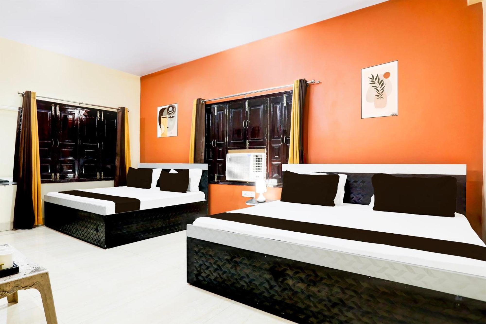 Hotel O R B Palace Varanasi Exteriör bild