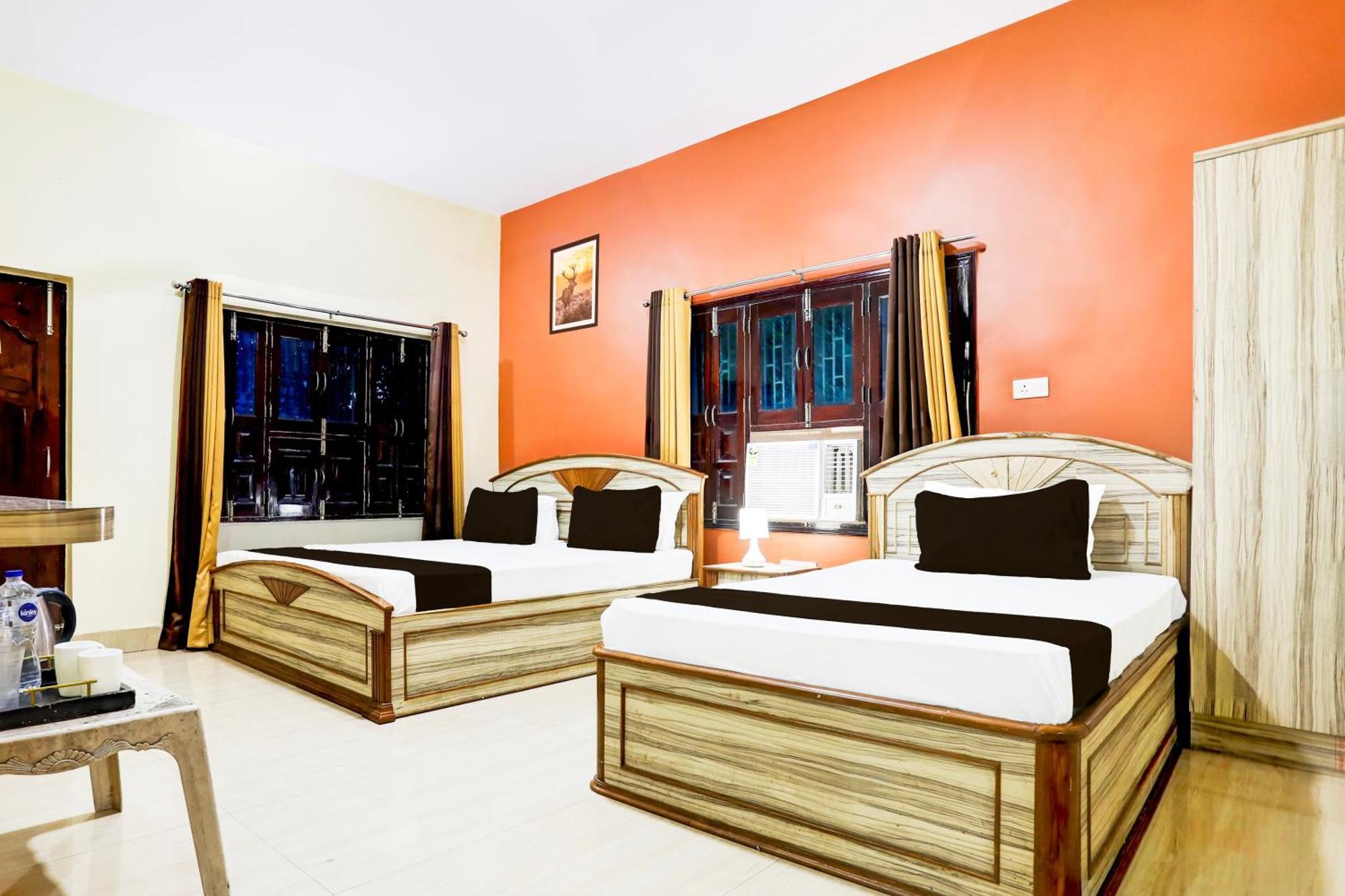Hotel O R B Palace Varanasi Exteriör bild
