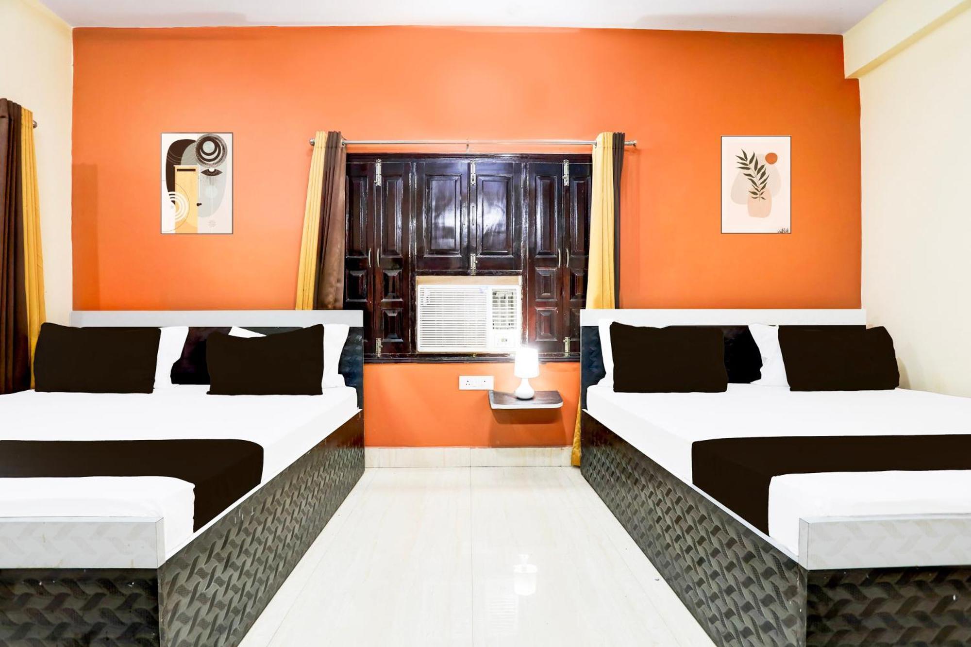 Hotel O R B Palace Varanasi Exteriör bild